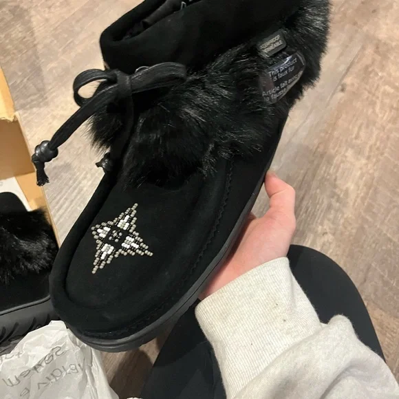 Manitobah Mukluks Women’s Ankle Boots & Booties - Natural/Tan - Picture 3 of 8